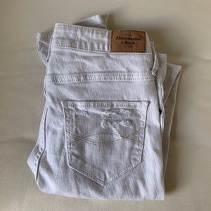 Abercrombie Distressed White Skinny Jeans sz 00 24